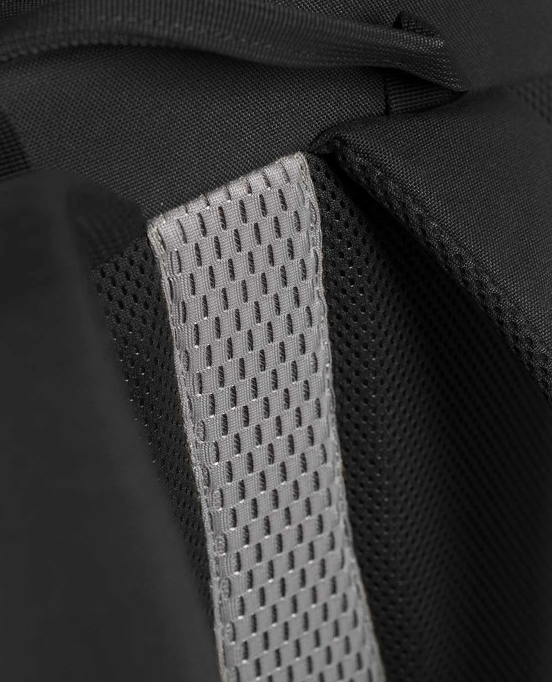 Tasmanian Tiger TT Urban Tac Pack 22 Black Schwarz 7 Tasmanian Tiger TT Urban Tac Pack 22 Black Schwarz – Bild 7